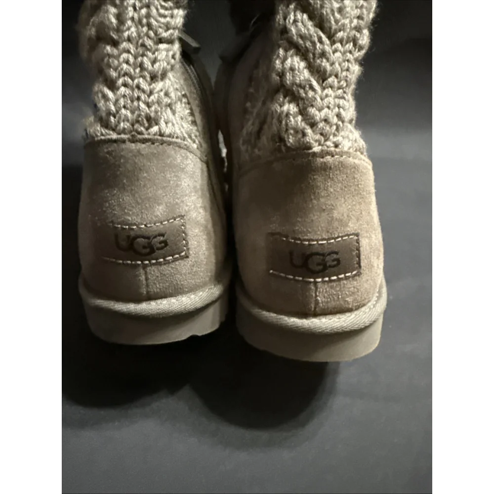 [1146010-GREY] UGG Women's Classic Cardi Cabled Knit Grey Boots Size 5